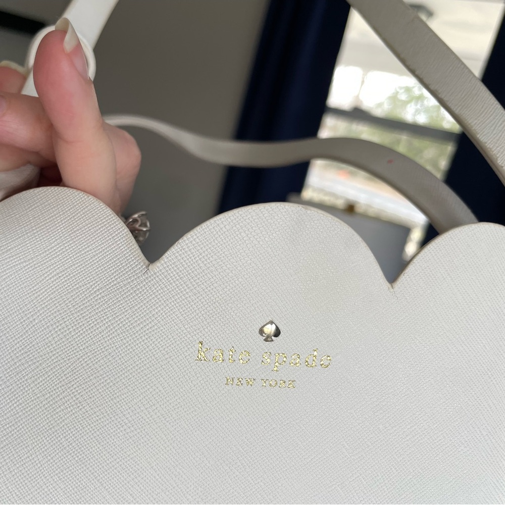 Kate Spade Lilly Avenue Carrigan Leather Large Tote in White/Blue - Picture 5 of 16